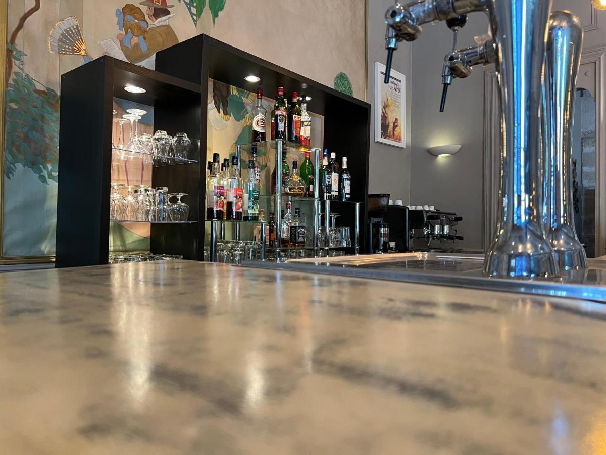 Le Grand Hôtel Molière Pézenas Esterno foto